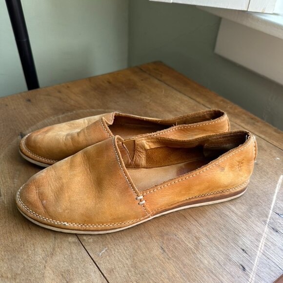 Frye Milly A Line - Women Slip On - Camel Nubuck Soft Leather - size 7.5M - Picture 1 of 6